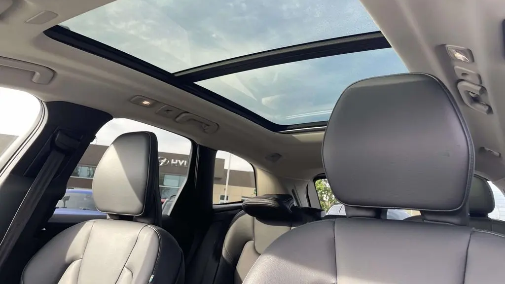 2025 Volvo XC60 B5 Core Dark Theme