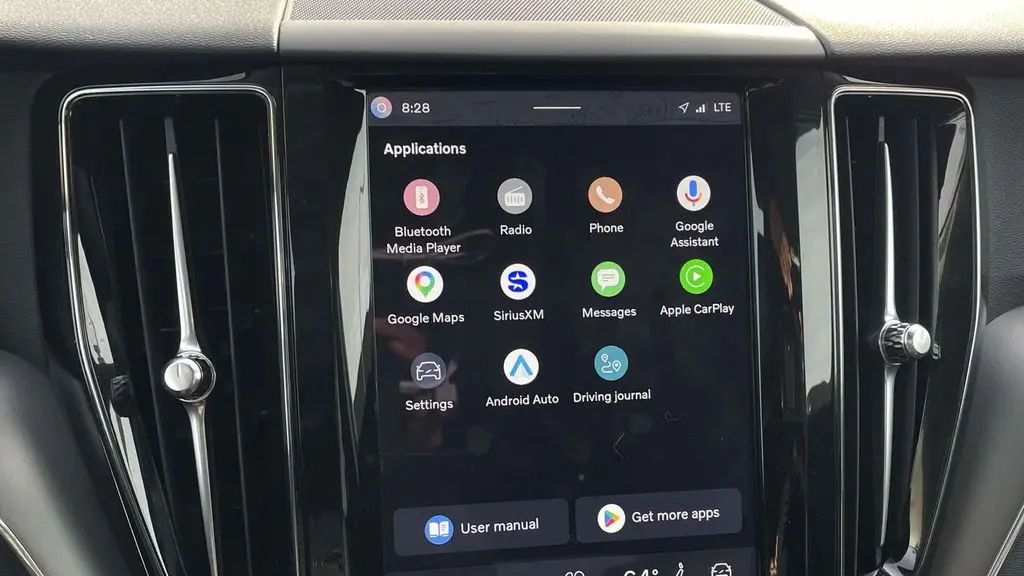 2025 Volvo XC60 B5 Core Dark Theme