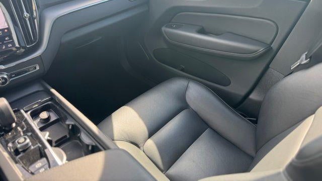 2025 Volvo XC60 B5 Core Dark Theme