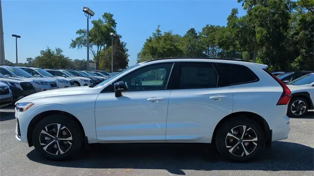 2026 Volvo XC60 B5 Core