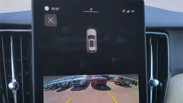 2026 Volvo XC60 B5 Core