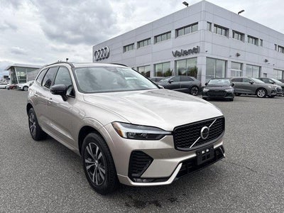2025 Volvo XC60 AWD B5 Core Dark Theme 4DR SUV