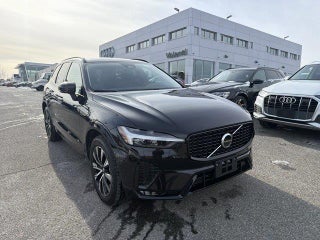 2025 Volvo XC60 with Onyx Black Exterior