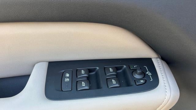 2026 Volvo XC60 B5 Core