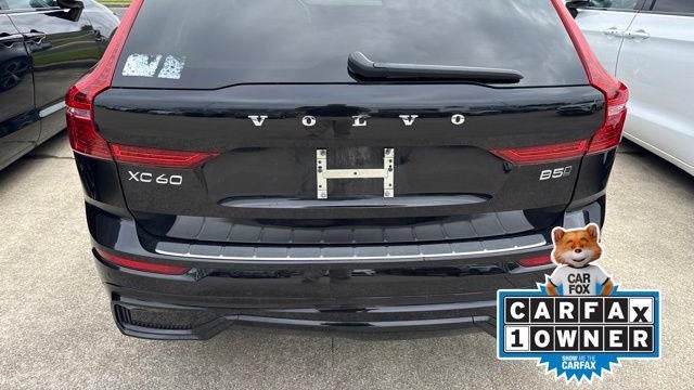 2025 Volvo XC60 B5 Ultra Dark Theme