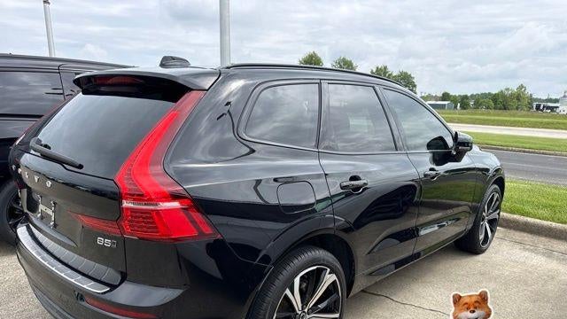 2025 Volvo XC60 B5 Ultra Dark Theme