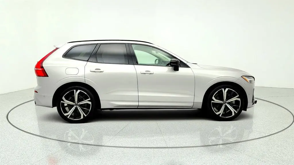 2025 Volvo XC60 B5 Ultra Dark Theme