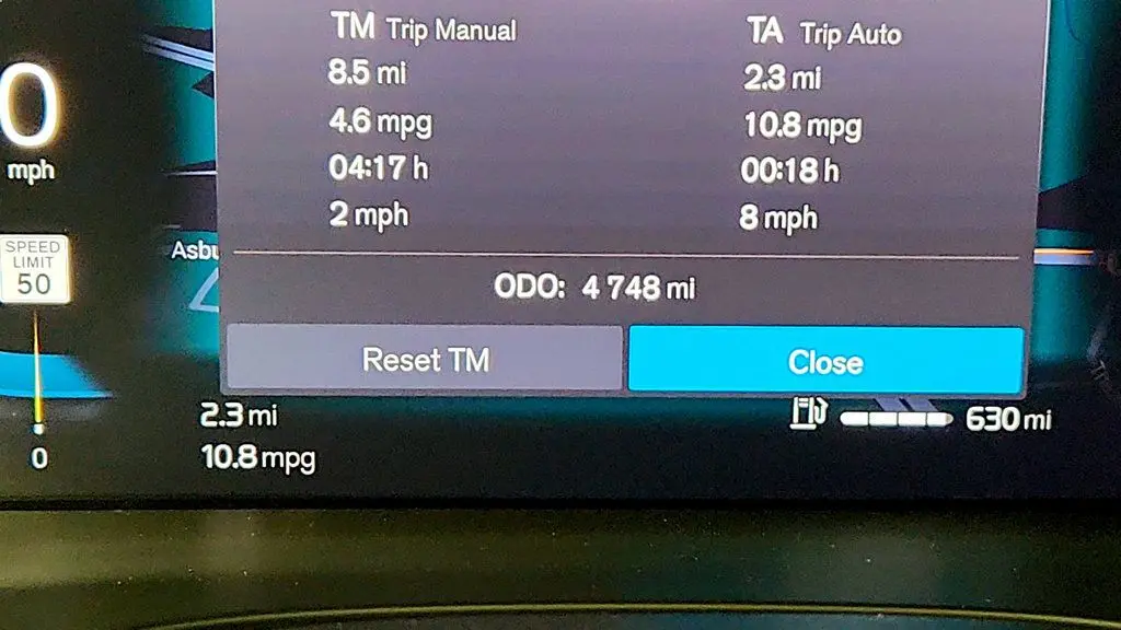 2025 Volvo XC60 B5 Ultra Dark Theme