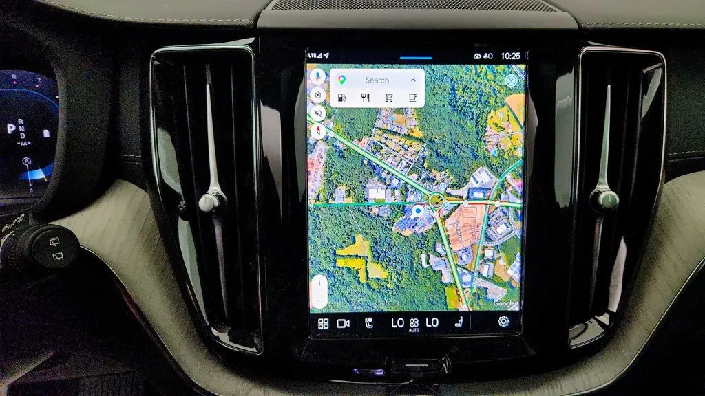 2025 Volvo XC60 B5 Ultra Dark Theme