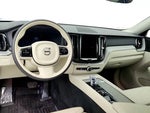 2025 XC60 Thumbnail 13