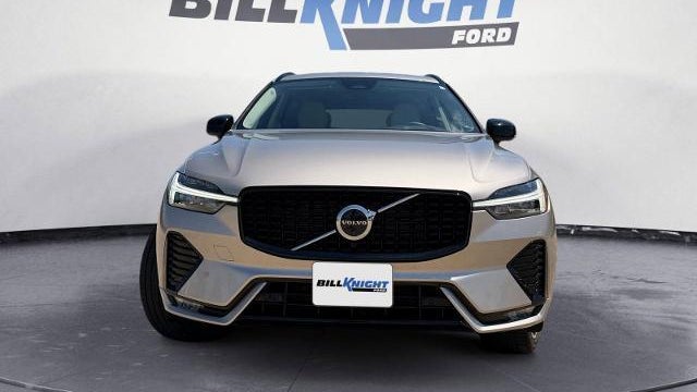 2025 Volvo XC60 B5 Ultra Dark Theme