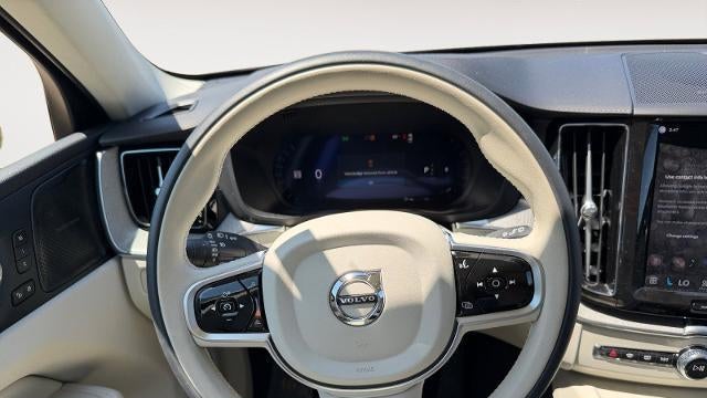 2025 Volvo XC60 B5 Ultra Dark Theme