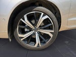 2025 XC60 Thumbnail 14