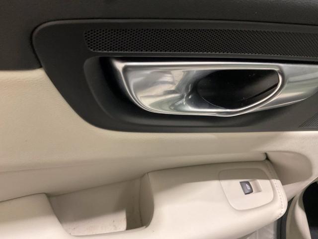2026 Volvo XC60 - $45,130