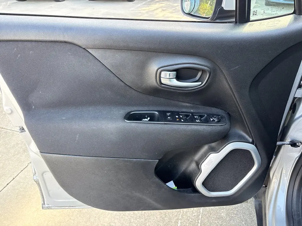 2018 Jeep Renegade - $10,800