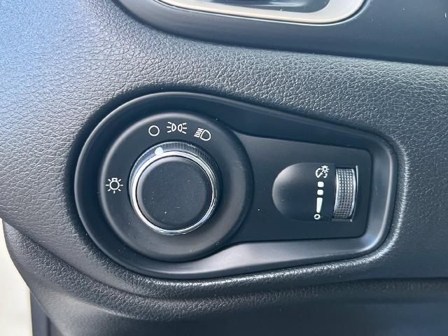 2016 Jeep Renegade - $10,000