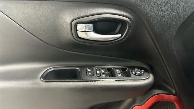 2016 Jeep Renegade Trailhawk