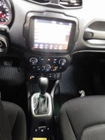 2023 Renegade Thumbnail 32