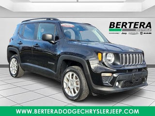 2022 Jeep Renegade with Black Clearcoat Exterior