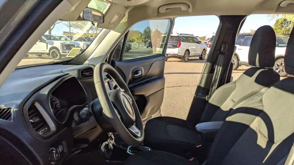 2023 Jeep Renegade Latitude