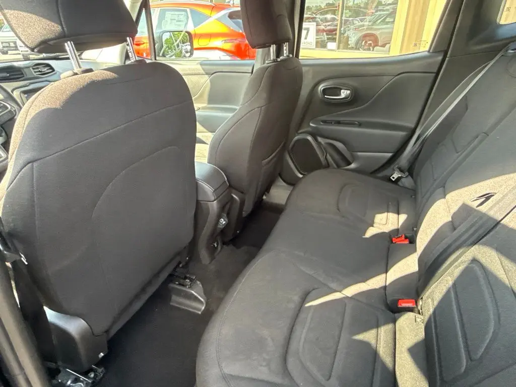 2022 Jeep Renegade - $18,275