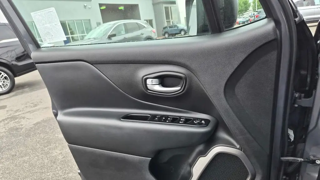 2023 Jeep Renegade Latitude