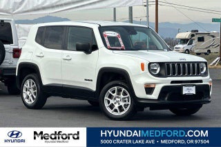 2023 Jeep Renegade with Alpine White Clearcoat Exterior