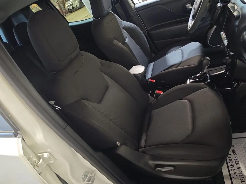2023 Jeep Renegade - $18,358