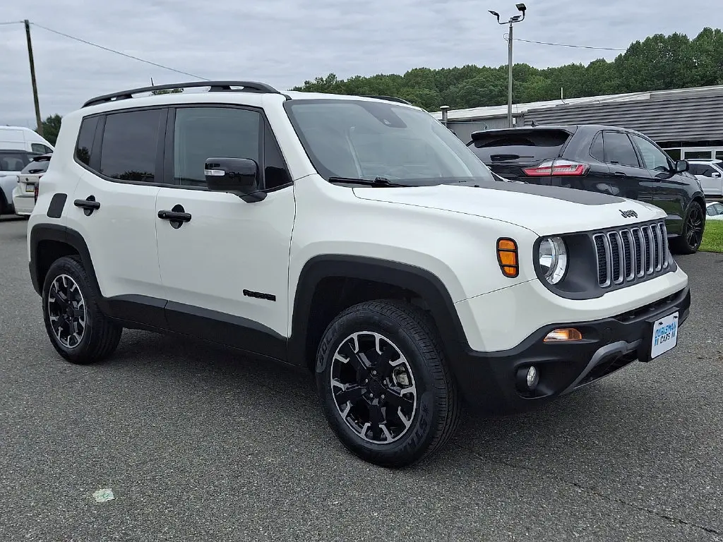 2023 Jeep Renegade - $18,800