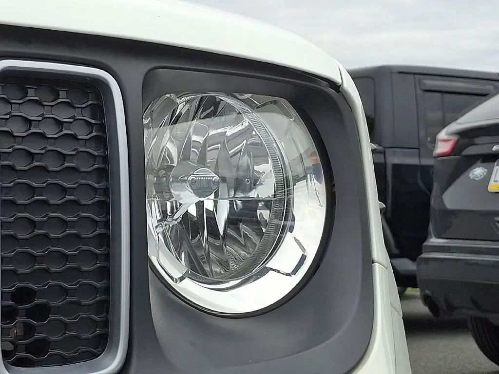 2023 Jeep Renegade - $18,800