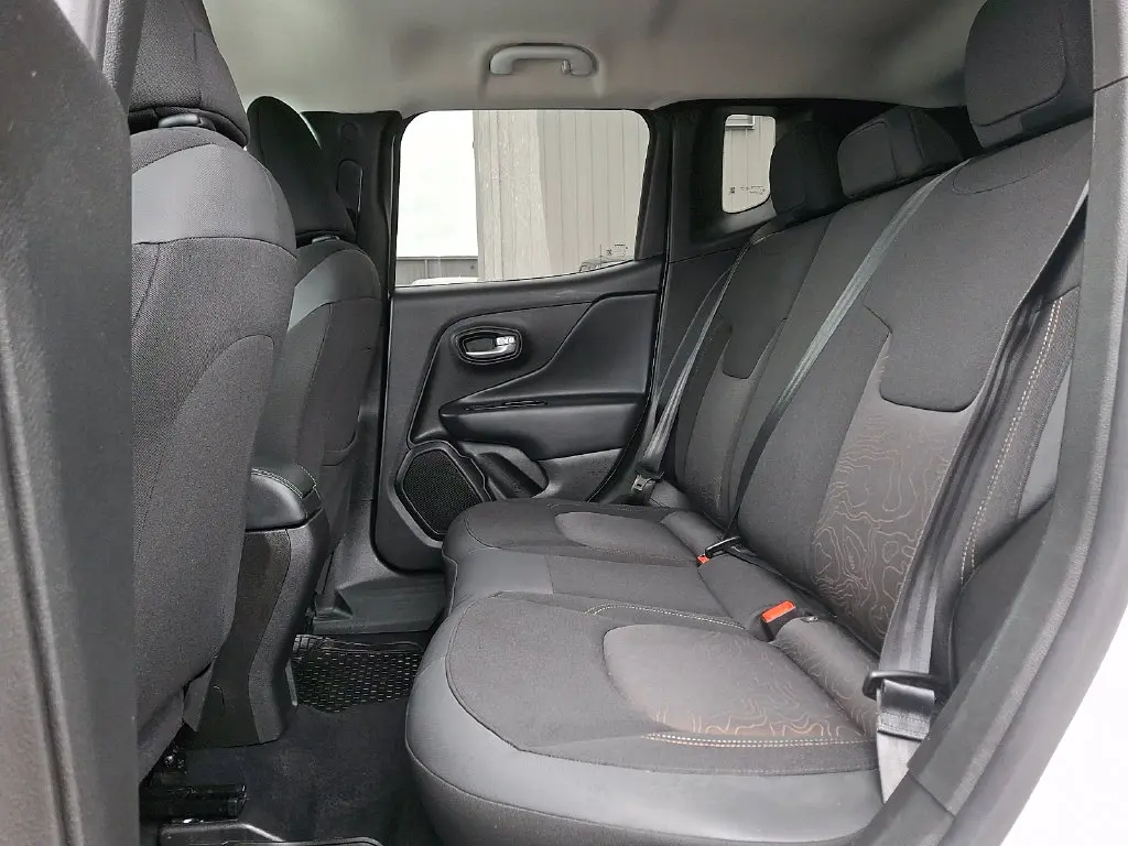 2023 Jeep Renegade - $18,800