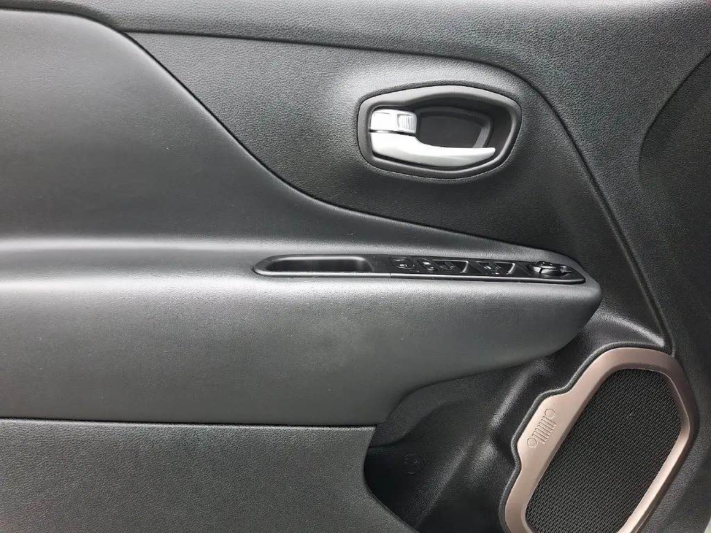 2023 Jeep Renegade - $18,800