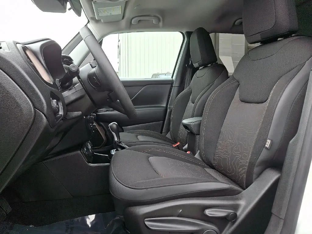 2023 Jeep Renegade - $18,800