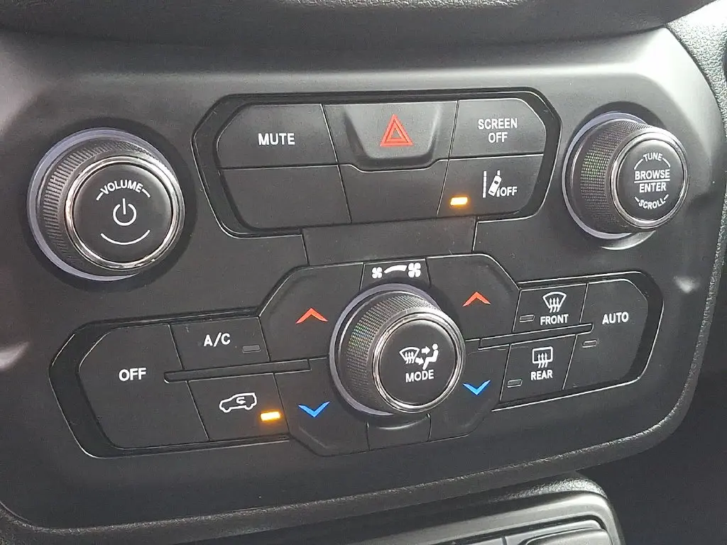 2023 Jeep Renegade - $18,800
