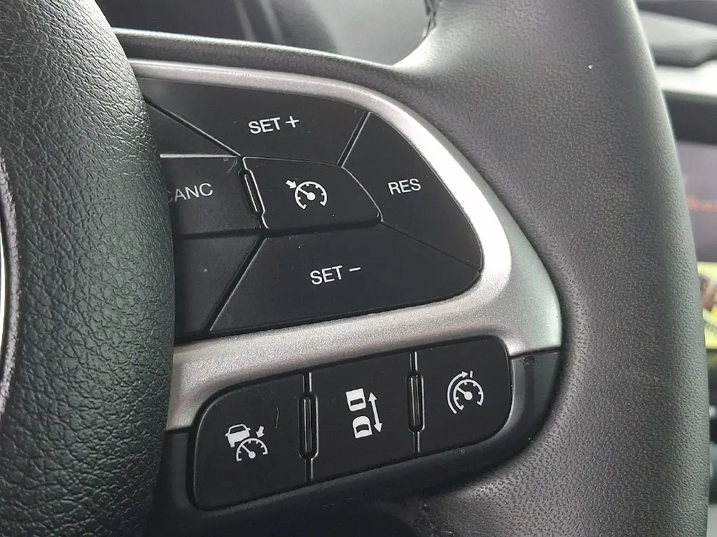 2023 Jeep Renegade - $18,800