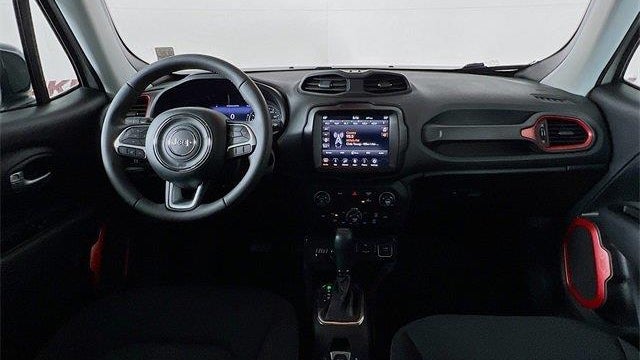 2023 Jeep Renegade Trailhawk