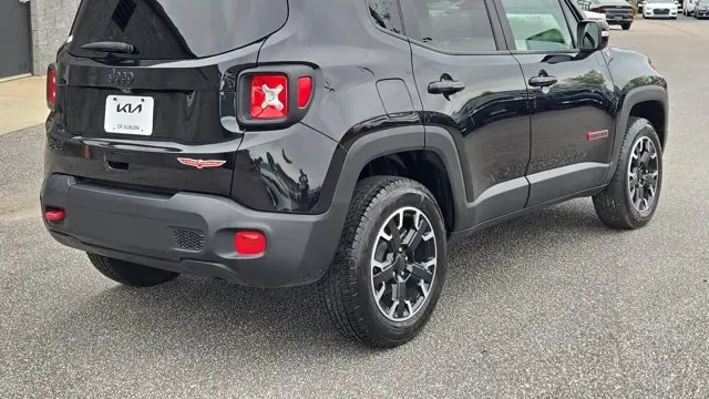2023 Jeep Renegade Trailhawk