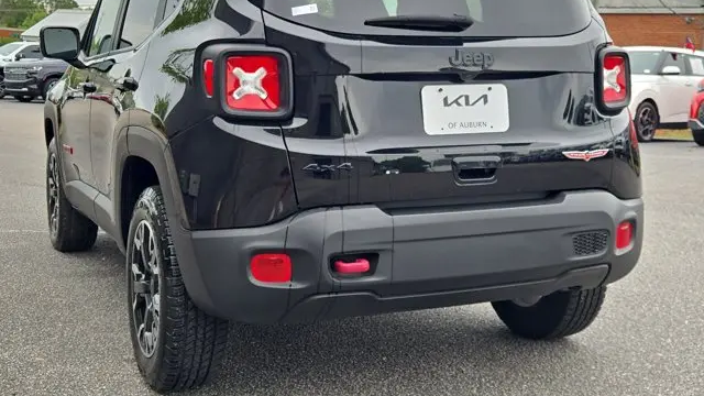 2023 Jeep Renegade Trailhawk