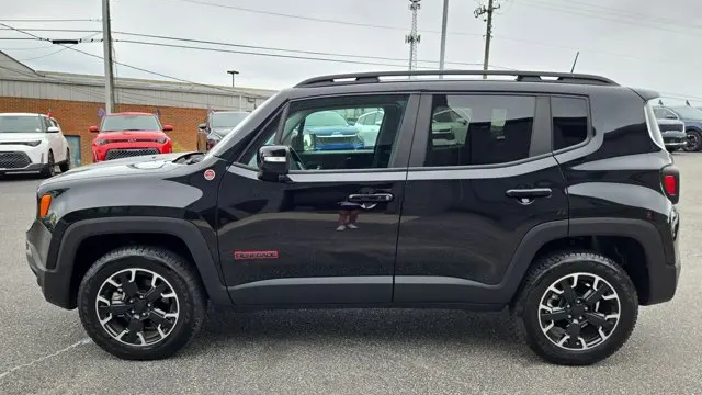 2023 Jeep Renegade Trailhawk