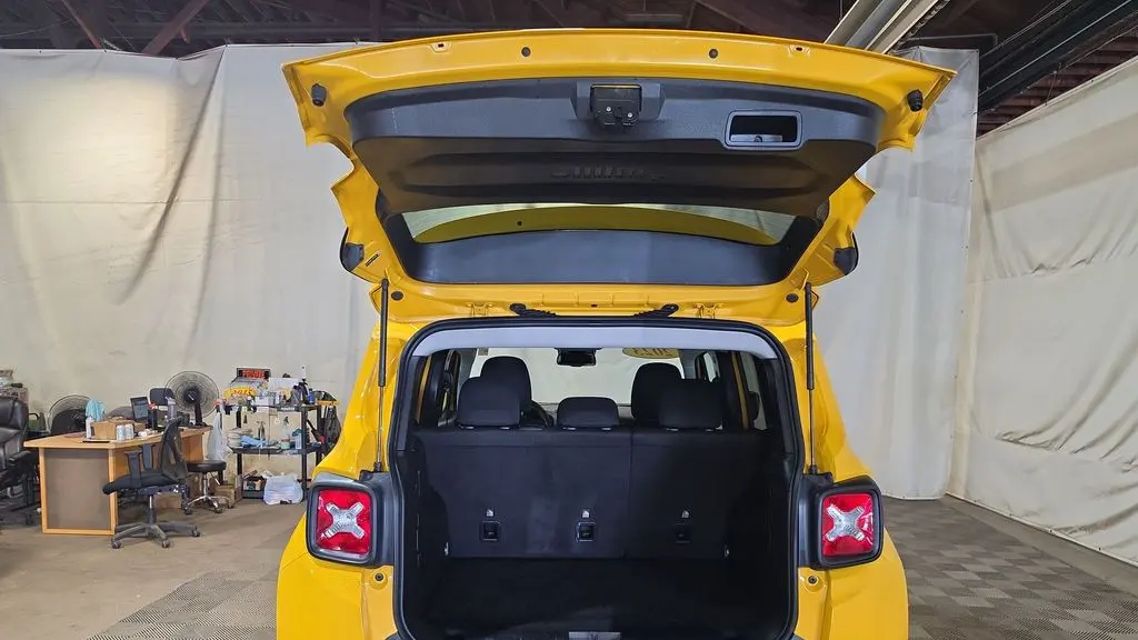 2023 Jeep Renegade Trailhawk