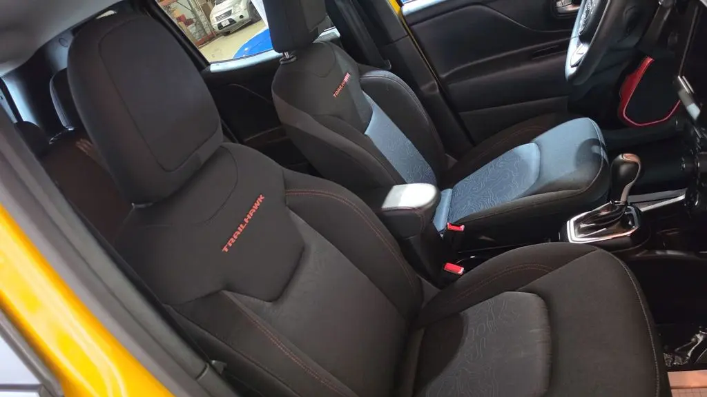 2023 Jeep Renegade Trailhawk