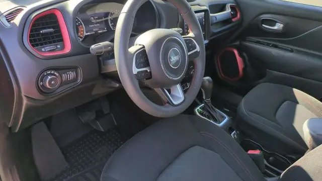 2023 Jeep Renegade Trailhawk