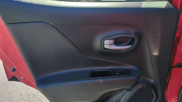 2023 Jeep Renegade Trailhawk