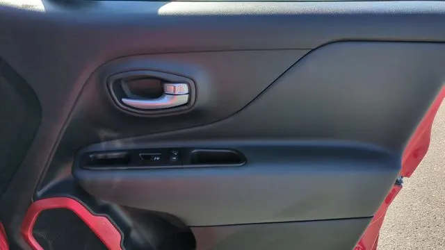 2023 Jeep Renegade Trailhawk