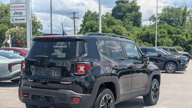 2023 Jeep Renegade Trailhawk
