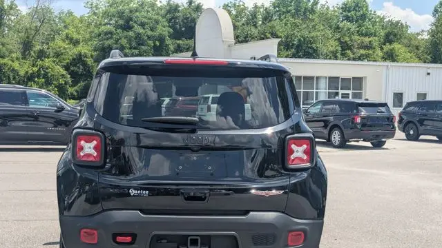 2023 Jeep Renegade Trailhawk