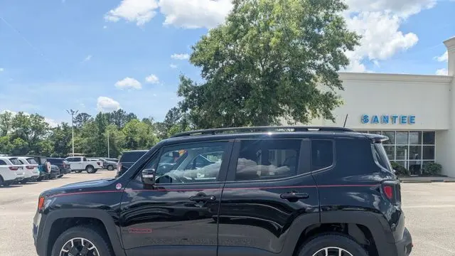 2023 Jeep Renegade Trailhawk