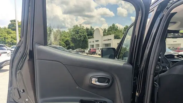 2023 Jeep Renegade Trailhawk
