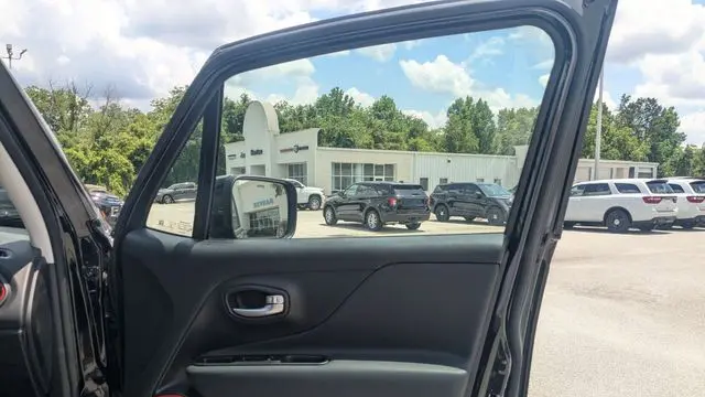 2023 Jeep Renegade Trailhawk
