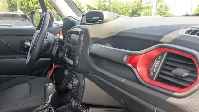 2023 Jeep Renegade Trailhawk